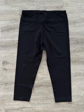 Copper Compression Black Cropped Capri Leggings Medium Athletic Workout Yoga